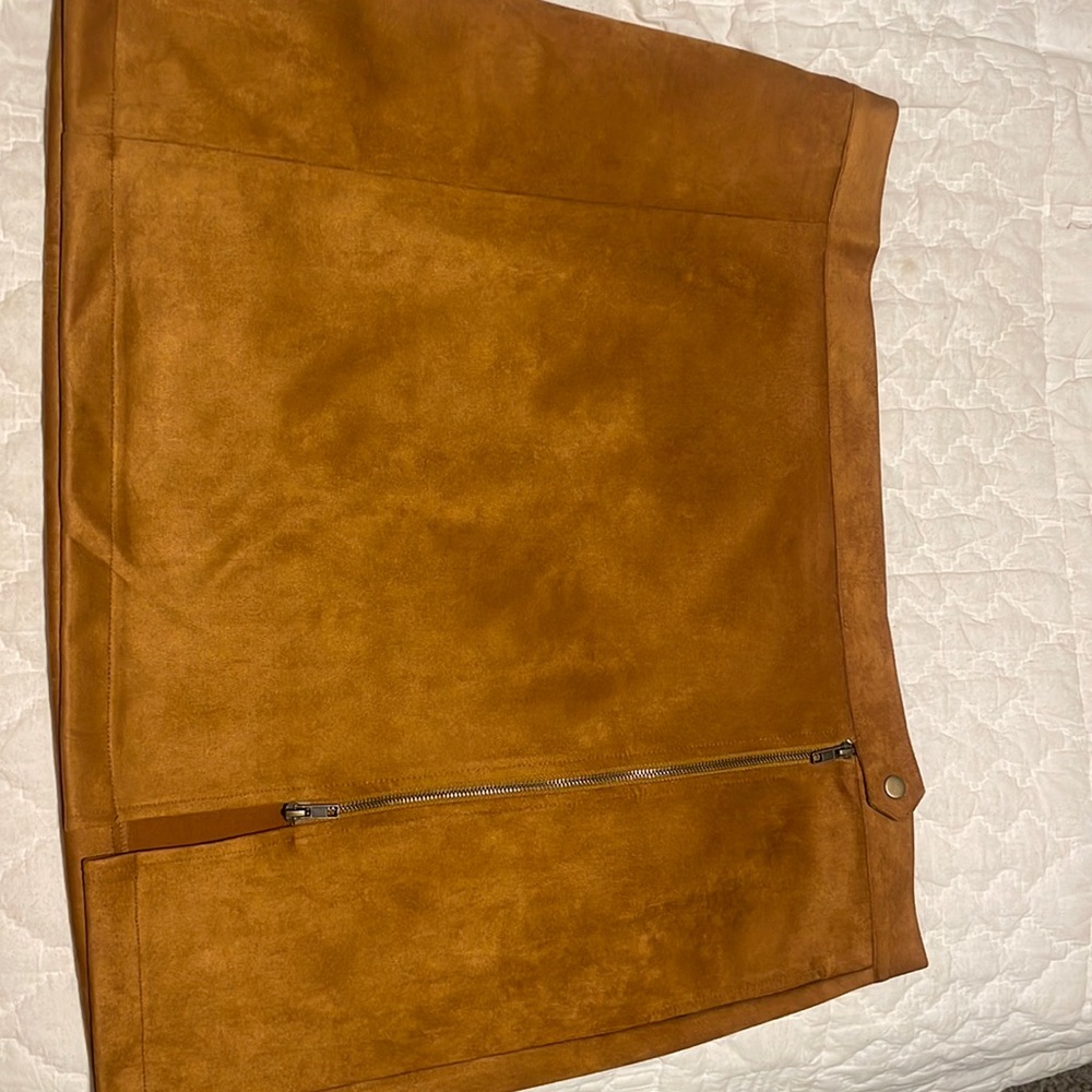 Brown suede skirt. White Birch brand. Size 3X.